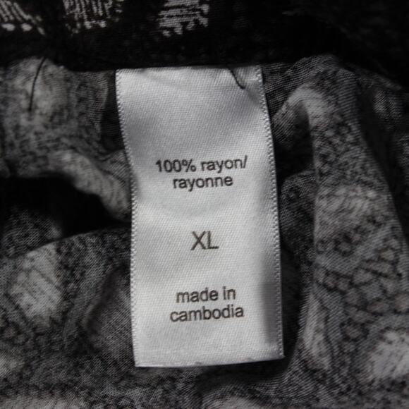 Maurices Women’s XL Black White Patterned Drawstring Shorts Rayon - Picture 5 of 6